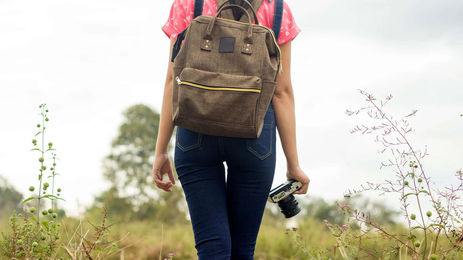 Top 10 Stylish Photography Bags for Women Photographers