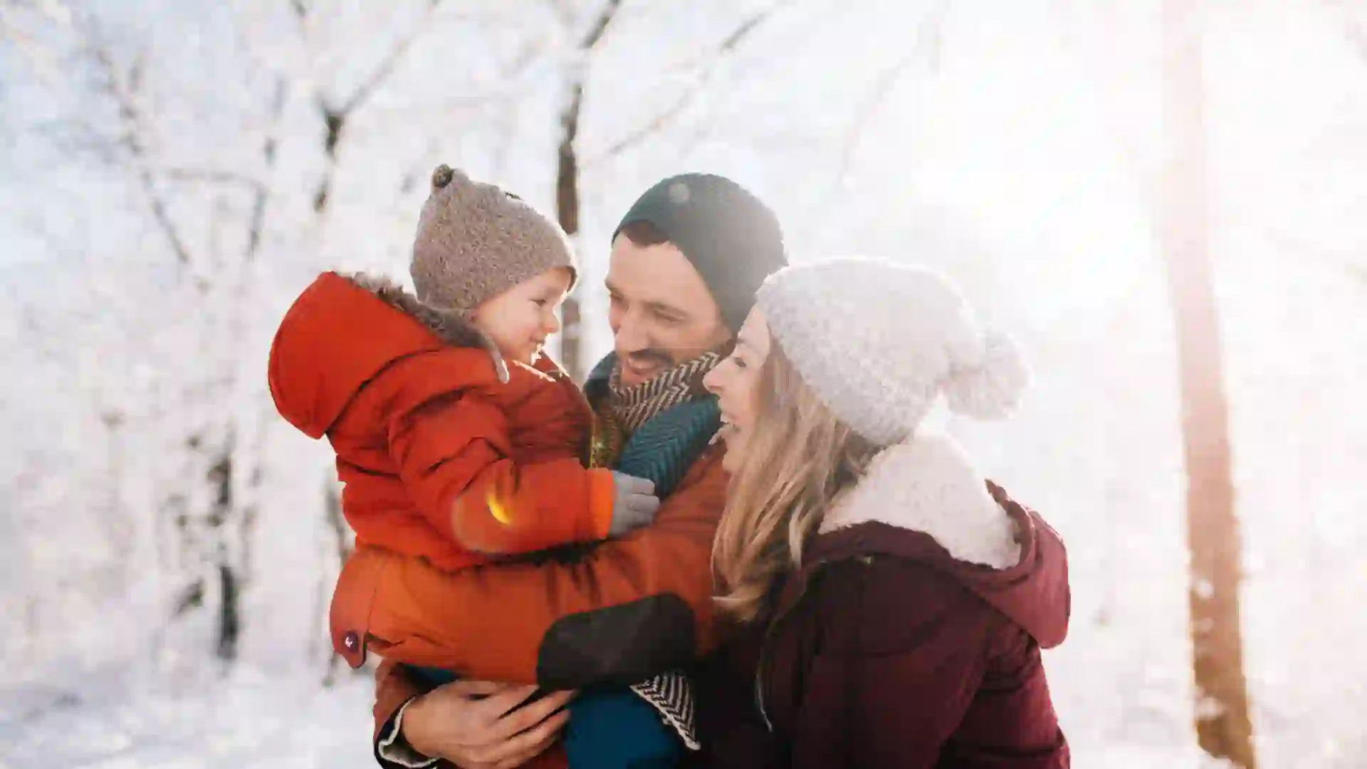 How to Dress for Warm and Stylish Outdoor Winter Family Photos