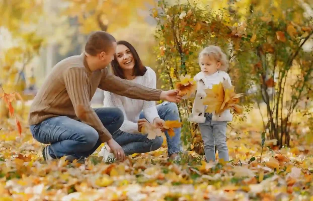 10 Fall Family Photo Outfit Ideas to Capture the Season in Style